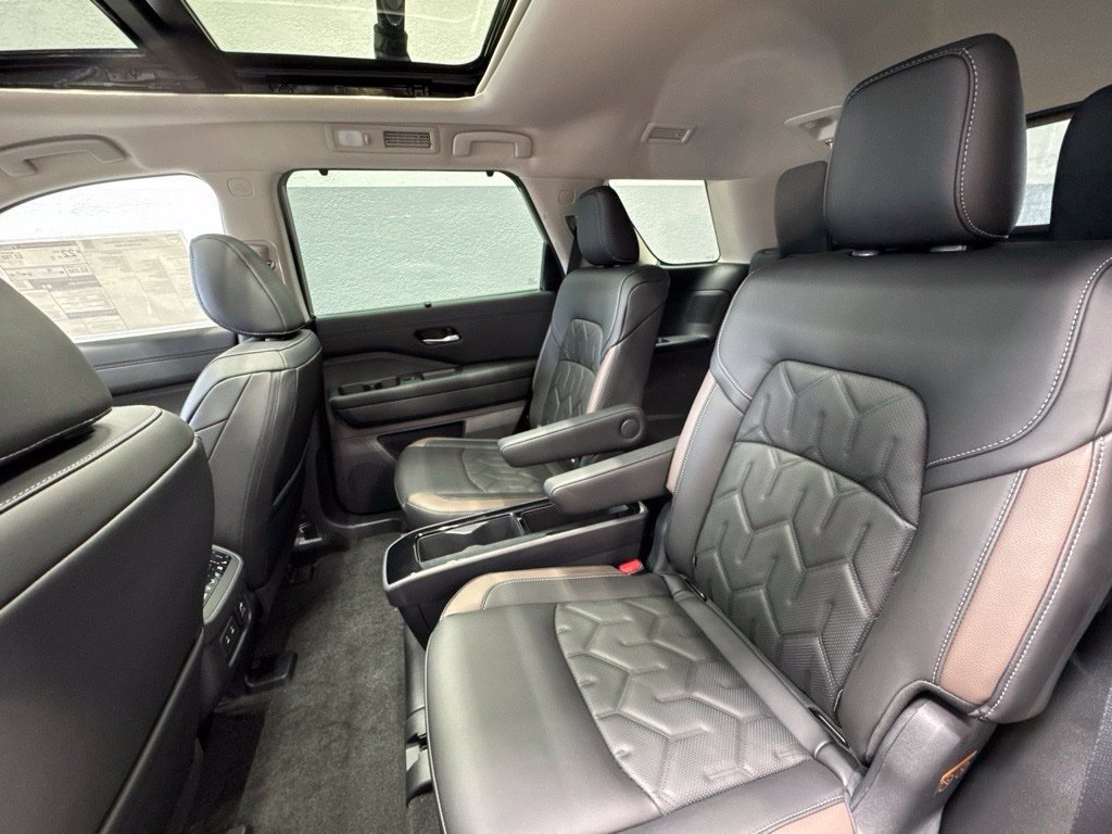 New 2026 Nissan Pathfinder Platinum AWD/4WD image 22