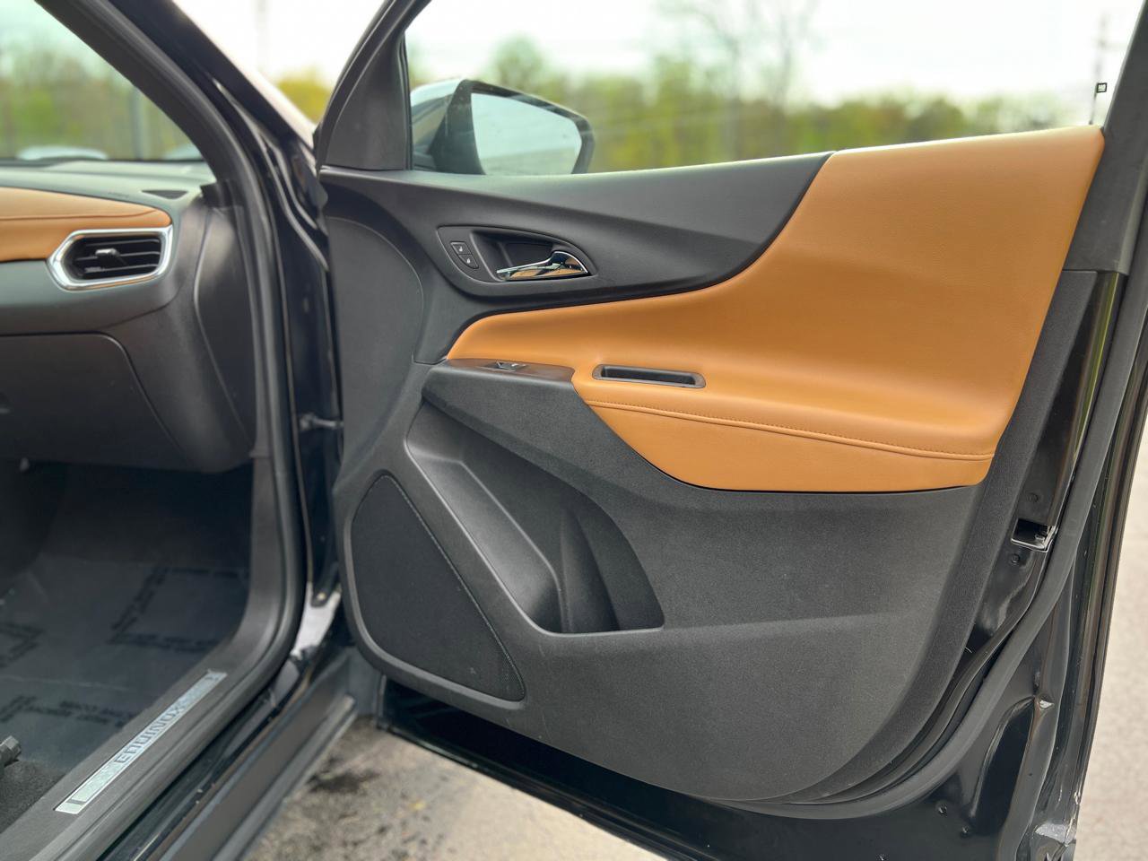 Used 2018 Chevrolet Equinox Premier AWD/4WD image 41