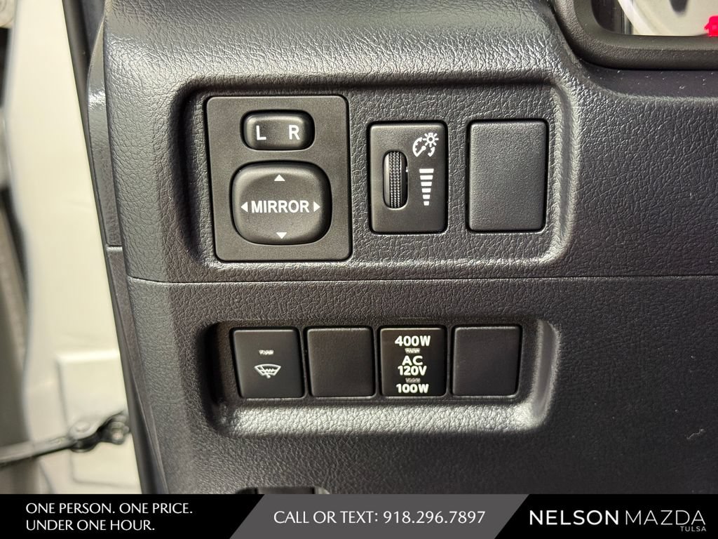 Used 2018 Toyota 4Runner TRD Off-Road AWD/4WD image 28