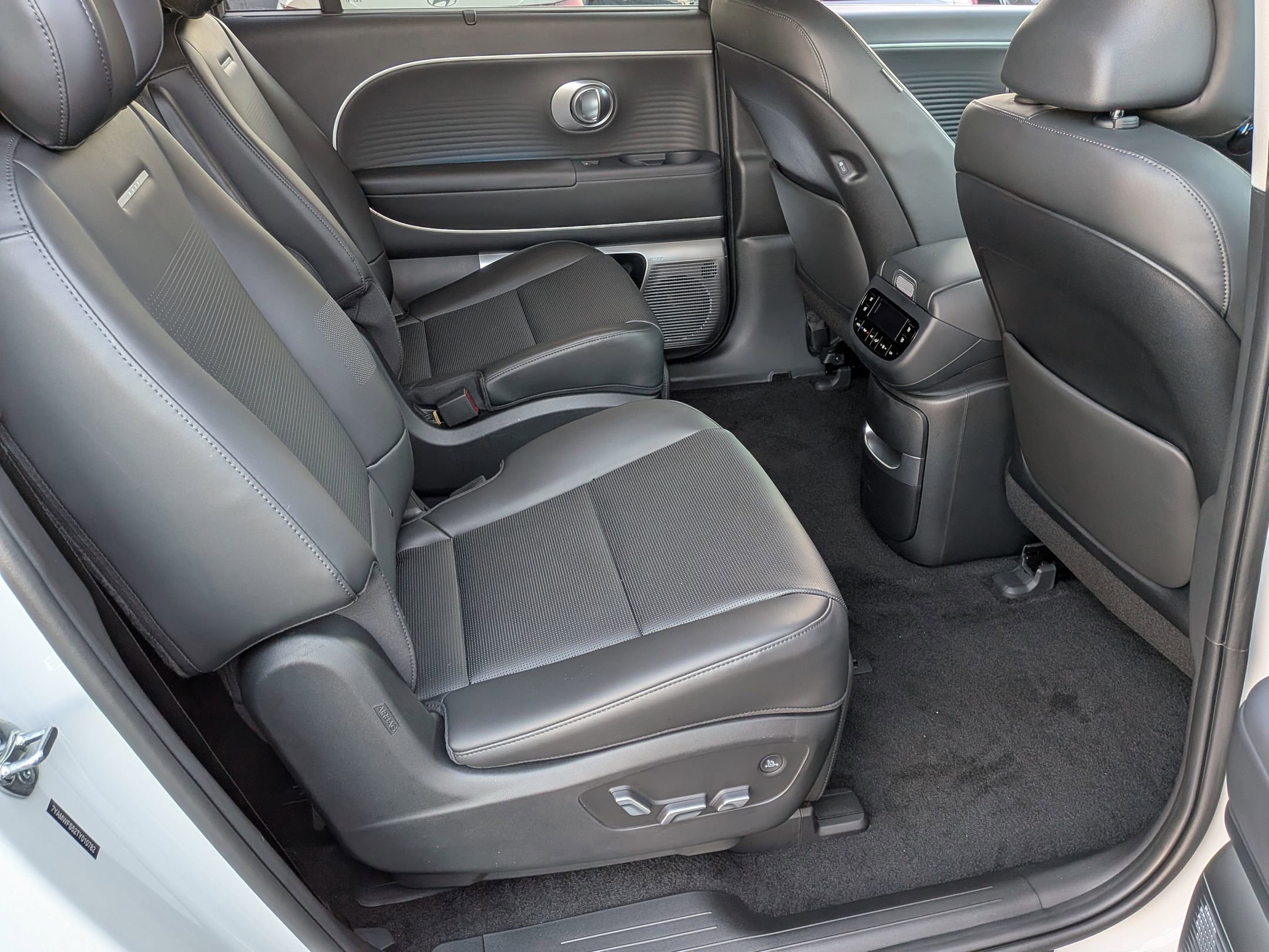 New 2026 Hyundai Ioniq 9 Limited image 24