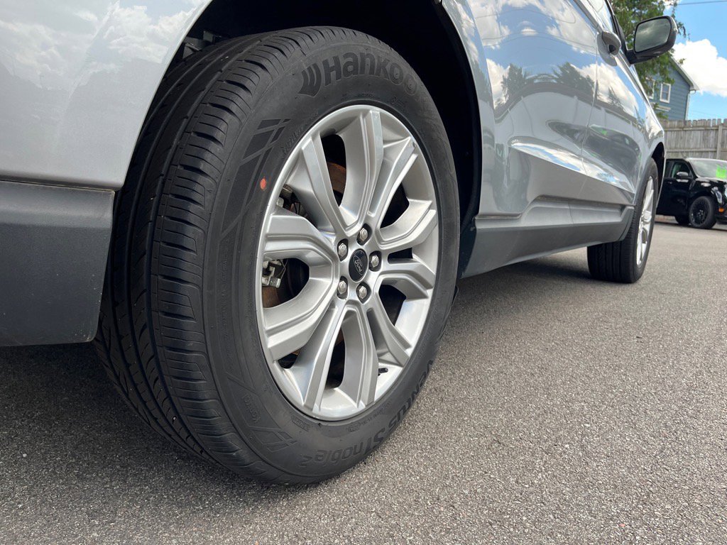 Used 2024 Ford Edge Titanium image 7