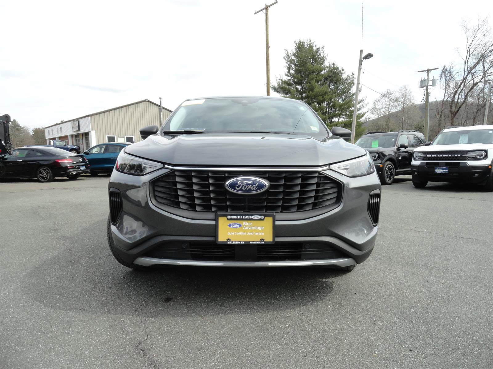 Certified 2023 Ford Escape Active AWD/4WD image 2
