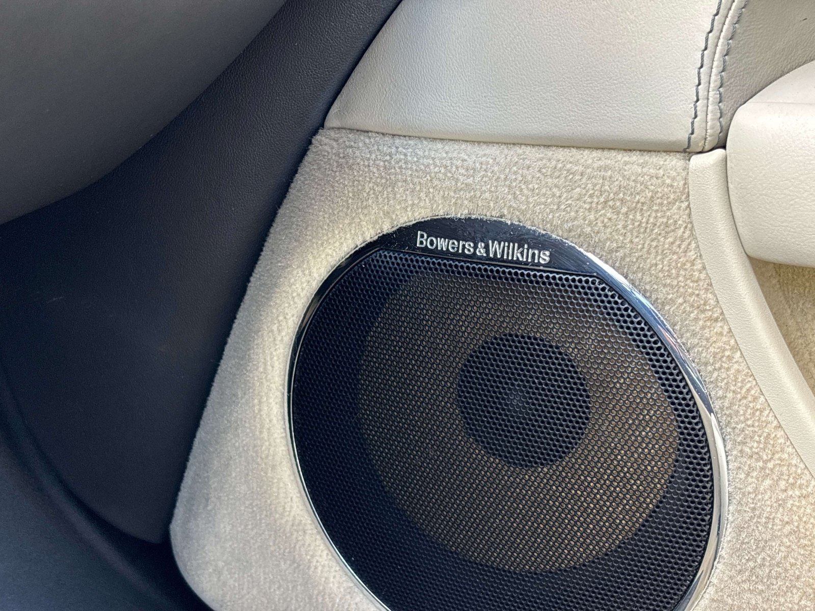 Used 2009 Jaguar XKR R RWD image 21
