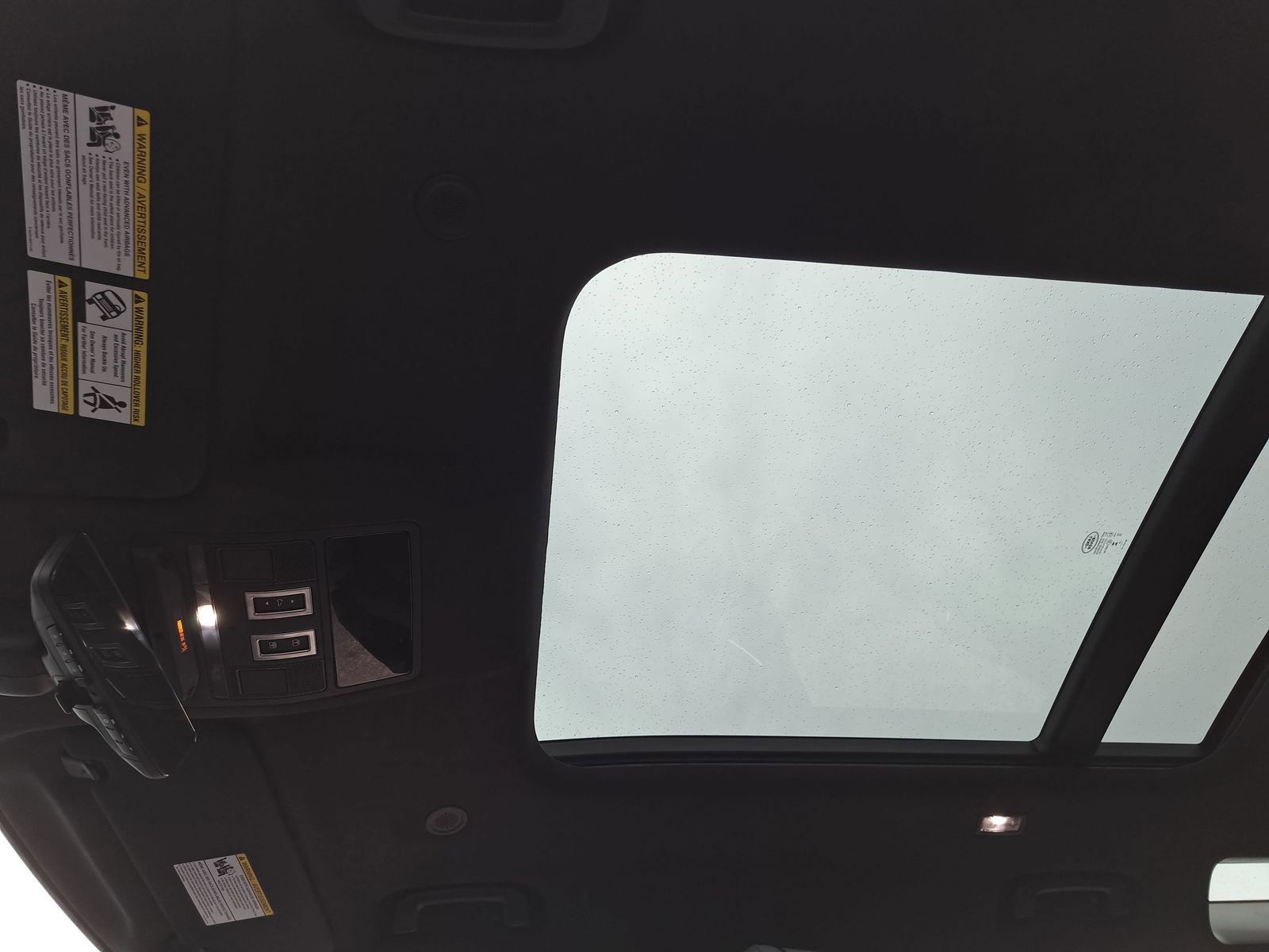 Used 2025 Land Rover Defender 110 V8 image 31