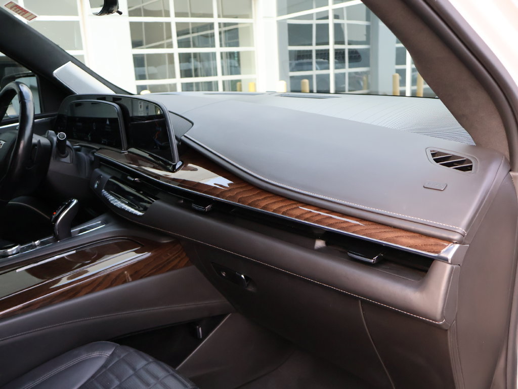 Used 2021 Cadillac Escalade Premium Luxury Platinum w/ Heavy-Duty Trailer Package AWD/4WD image 11