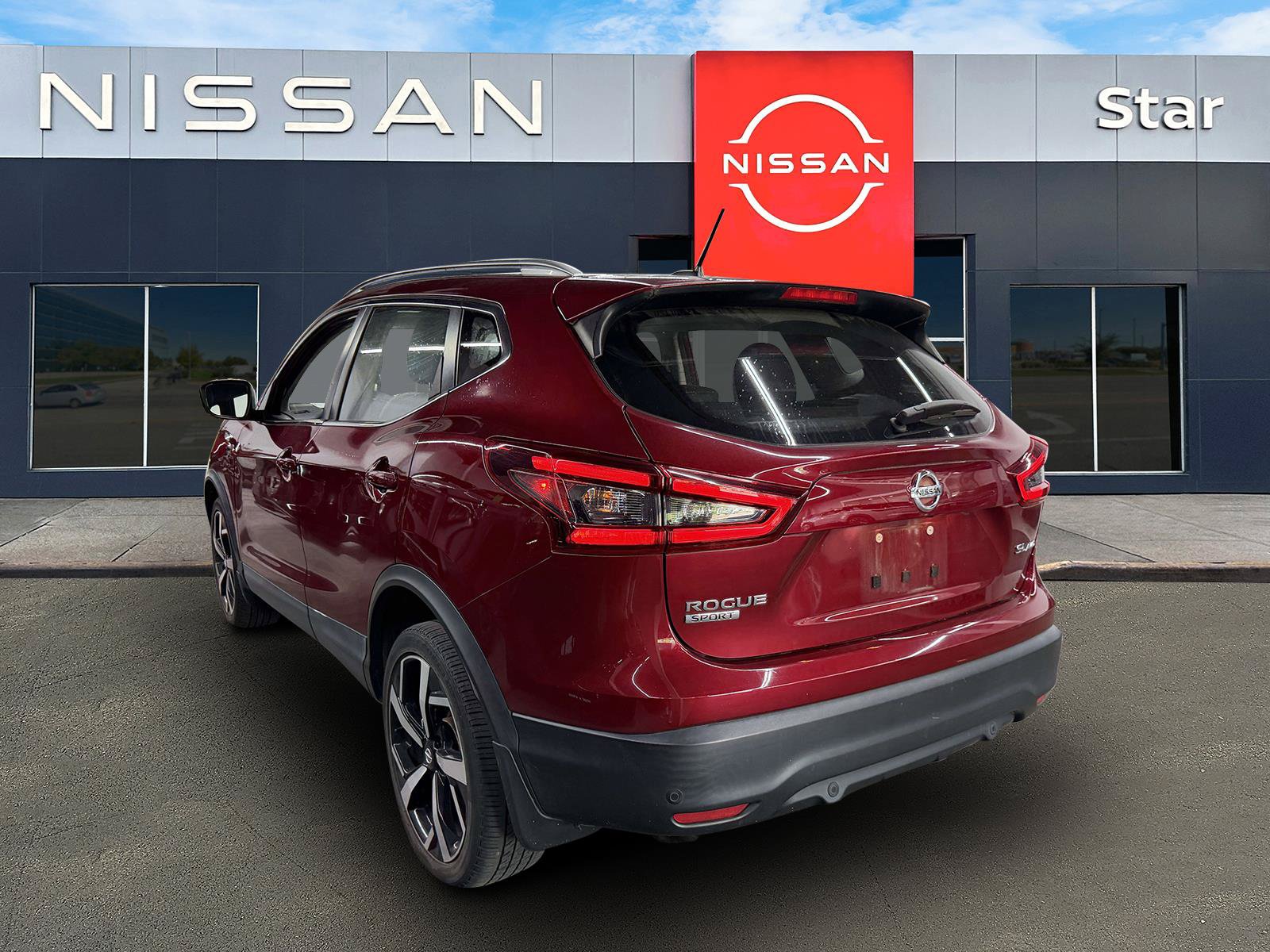 Used 2021 Nissan Rogue Sport SL w/ Premium Package AWD/4WD image 4