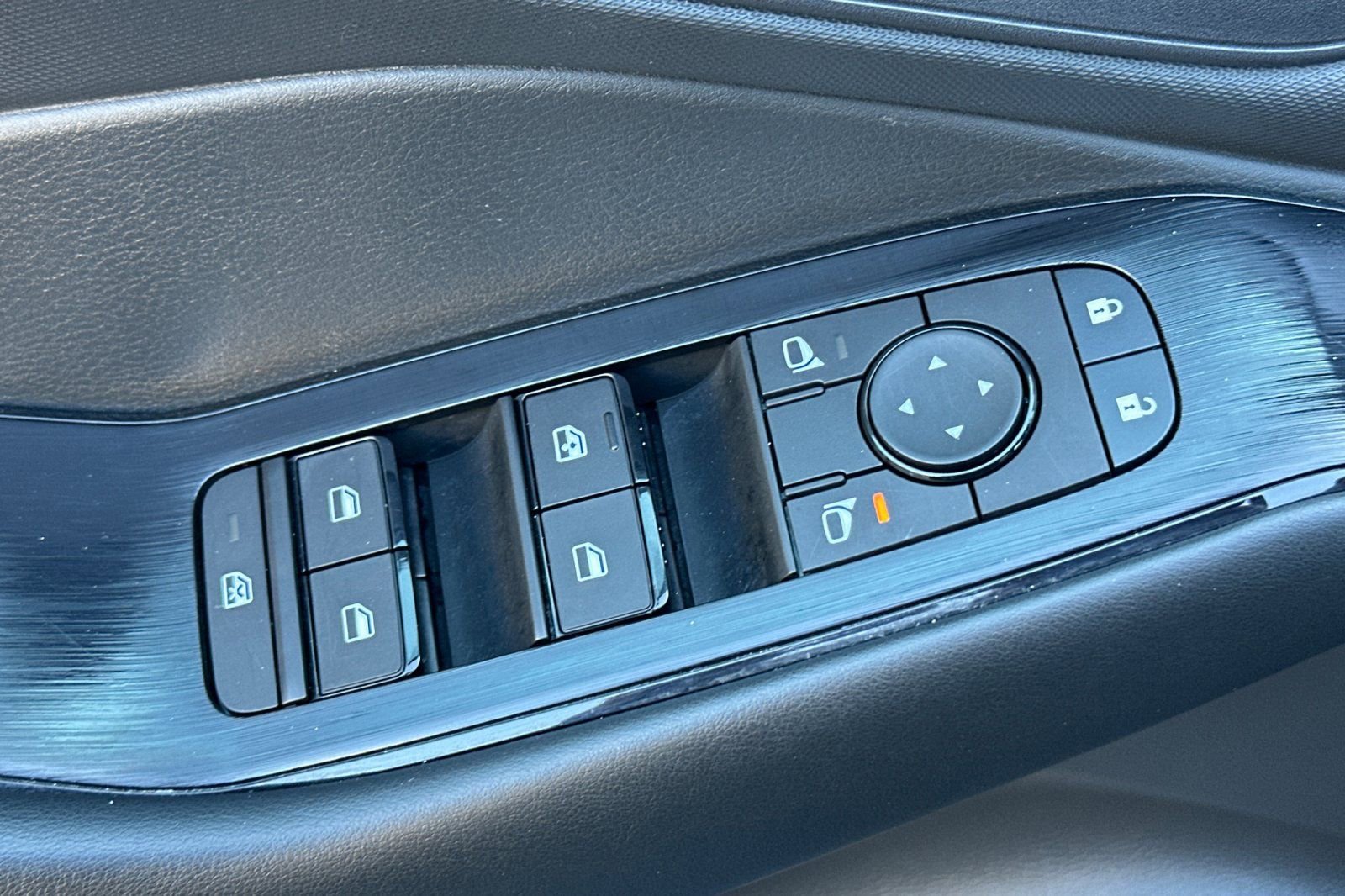 Certified 2025 Nissan Rogue S FWD image 12