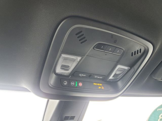 Used 2023 Chevrolet Traverse LT image 35