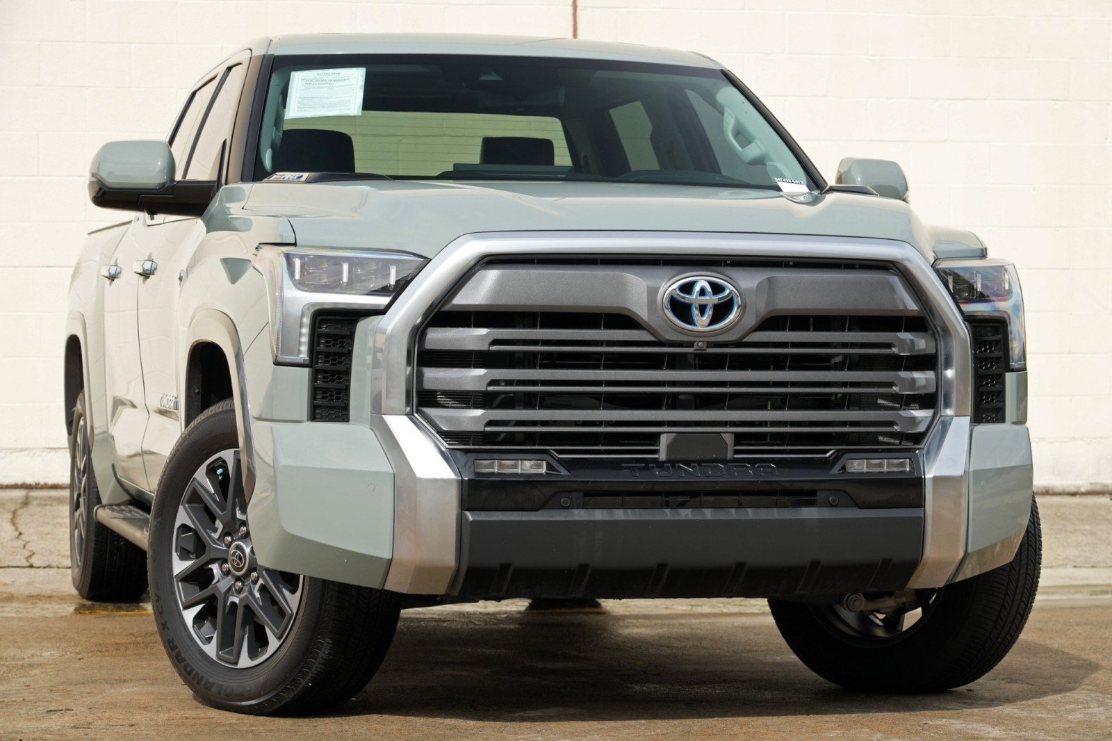 Used 2024 Toyota Tundra Limited AWD/4WD image 4