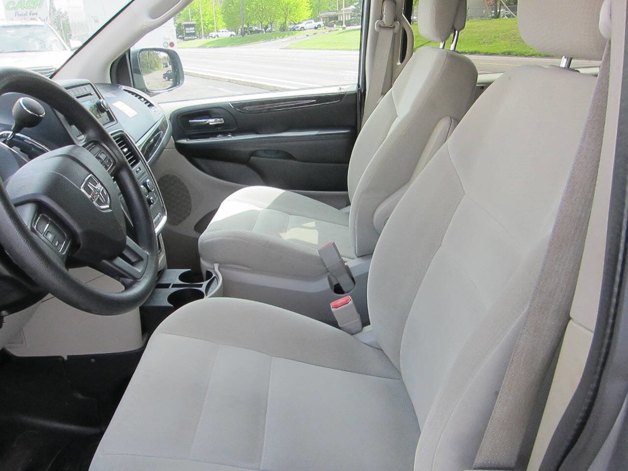 Used 2015 Dodge Grand Caravan SE w/ Quick Order Package 29E SE FWD image 14