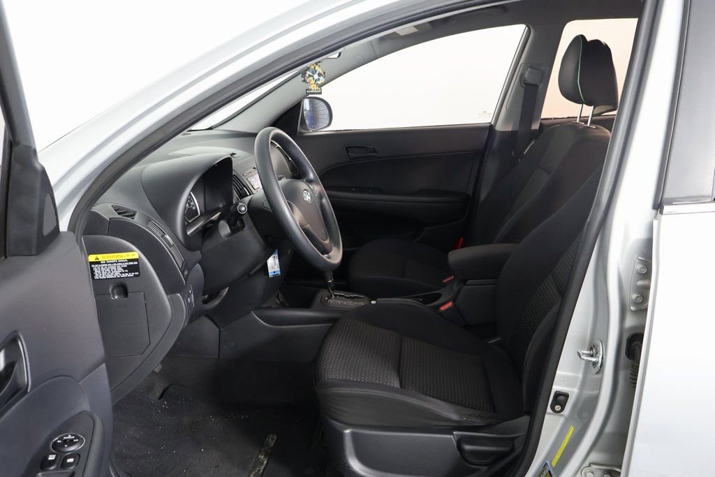 Used 2010 Hyundai Elantra GLS image 8