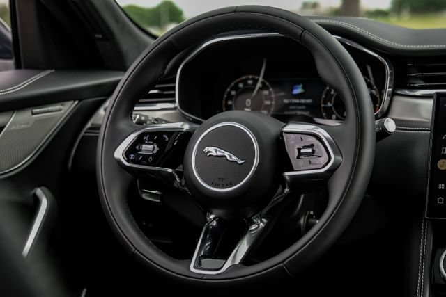 Used 2026 Jaguar F-PACE R-Dynamic S AWD/4WD image 20