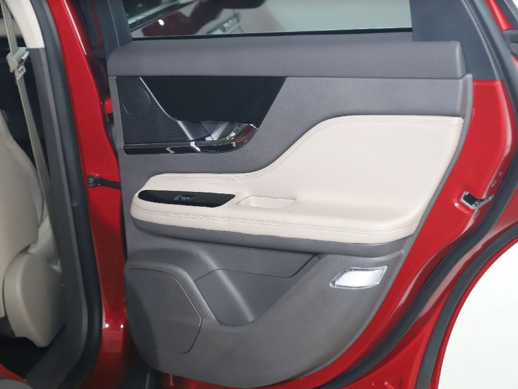 Certified 2024 Lincoln Corsair Reserve AWD/4WD image 30