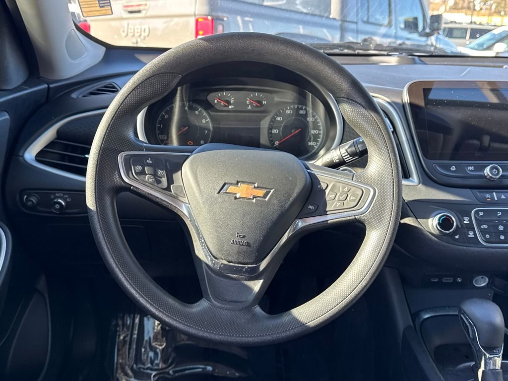 Used 2022 Chevrolet Malibu LT image 32