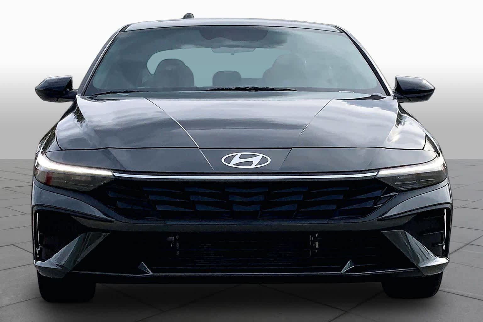 New 2026 Hyundai Elantra Hybrid FWD image 3
