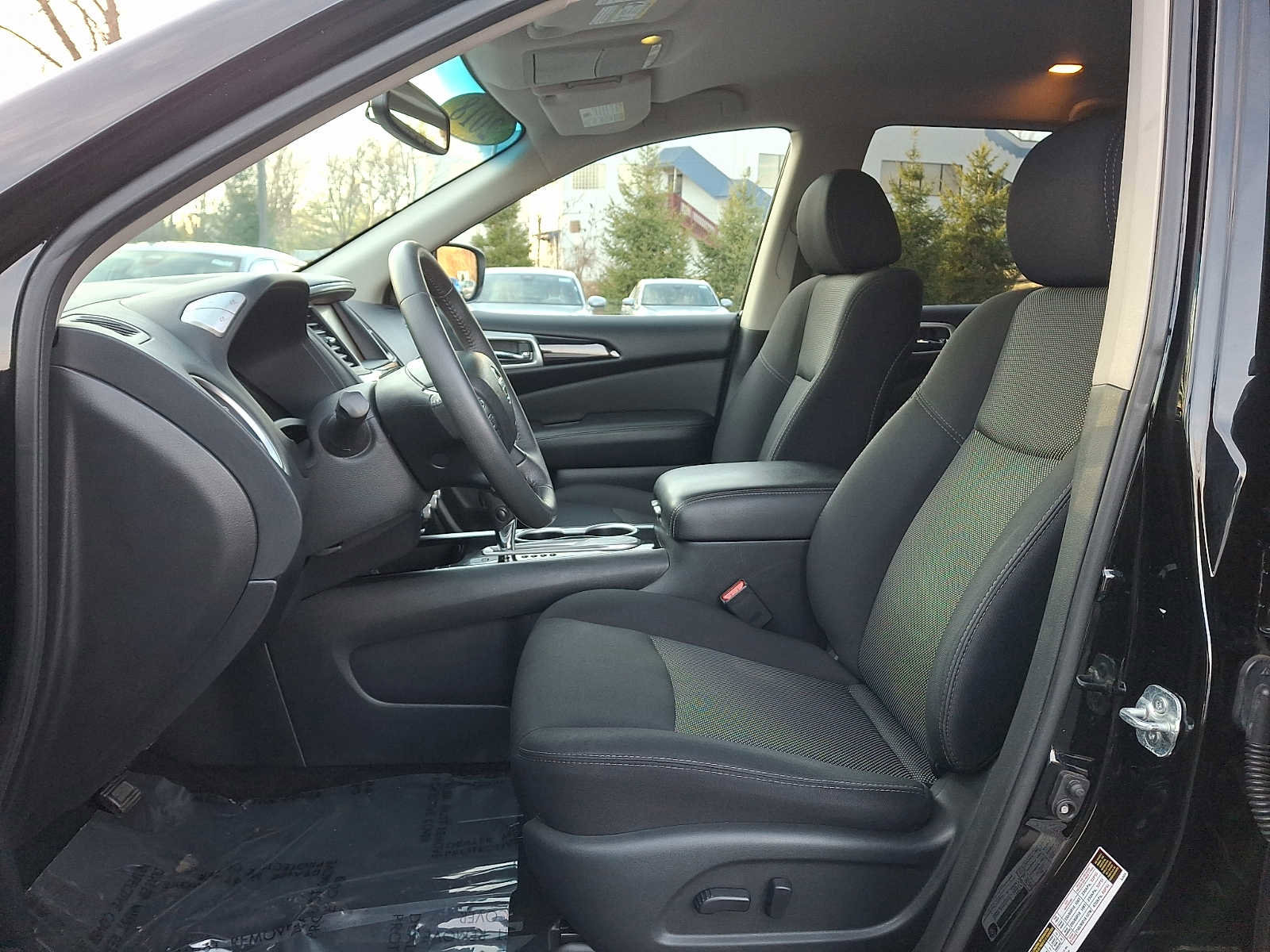 Used 2018 Nissan Pathfinder SV FWD image 13