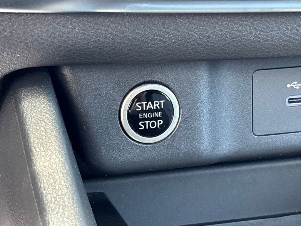 Certified 2023 Nissan Rogue SV image 30