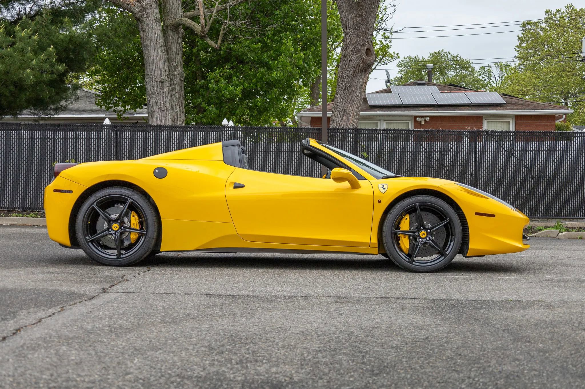 Used 2013 Ferrari 458 Spider RWD image 31