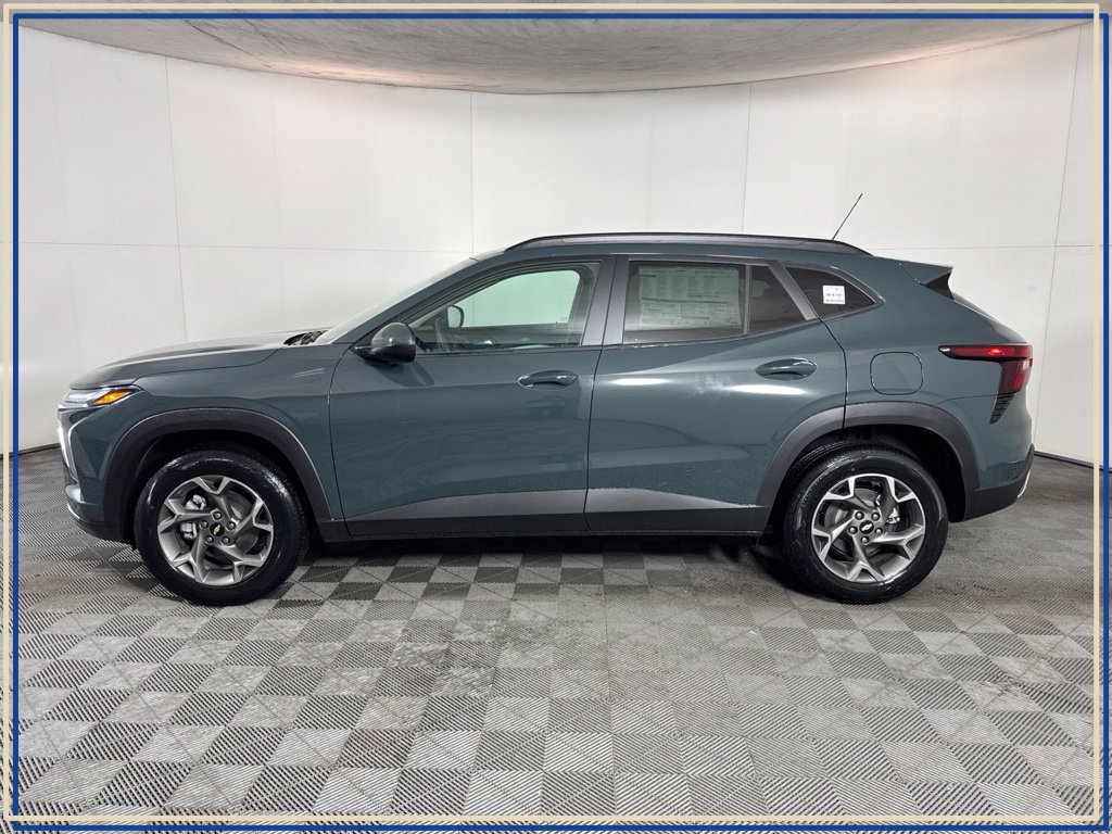 New 2026 Chevrolet Trax LT w/ Driver Confidence Package FWD image 10