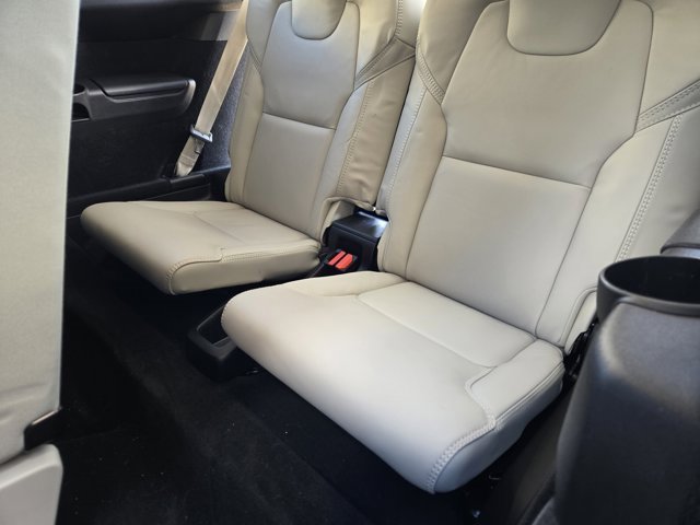 Used 2025 Volvo XC90 T8 Ultra w/ Protection Package Premier image 32