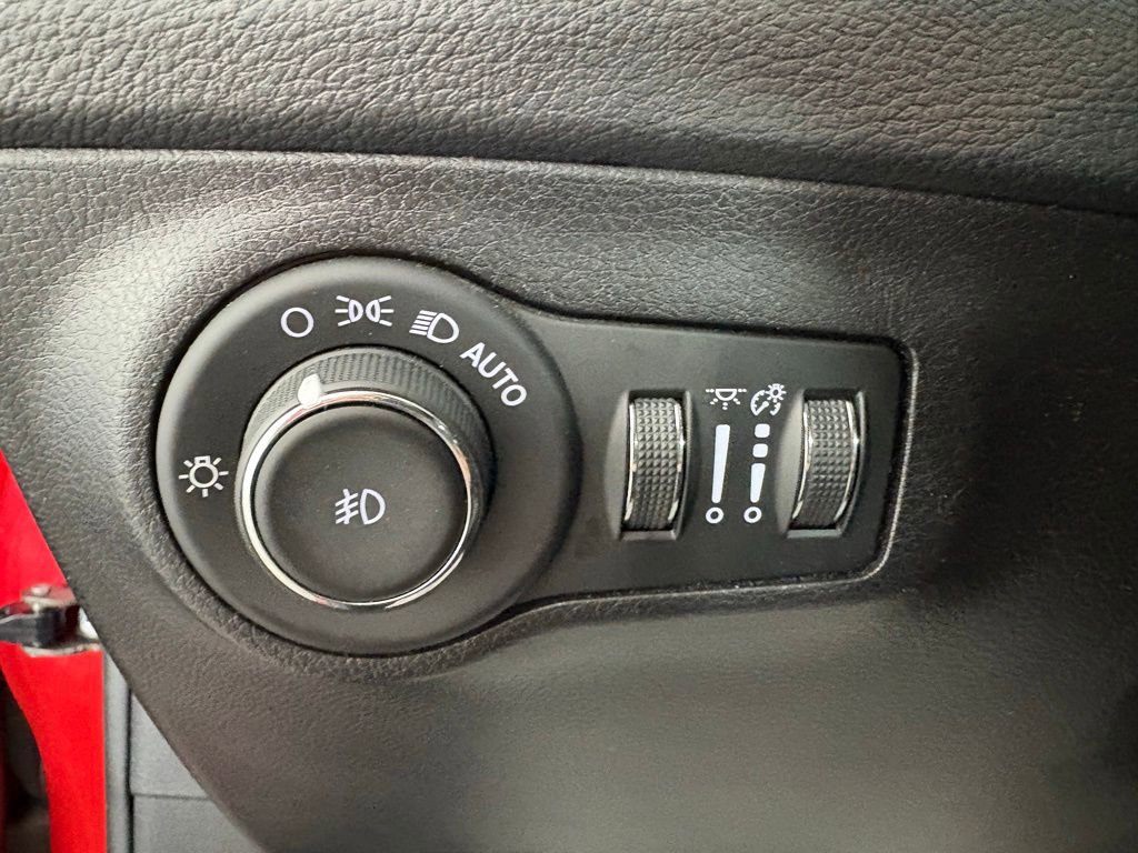 Used 2020 Jeep Compass Trailhawk AWD/4WD image 19