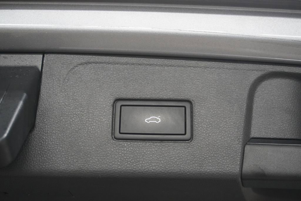 Used 2021 Volkswagen Atlas SEL Premium image 7