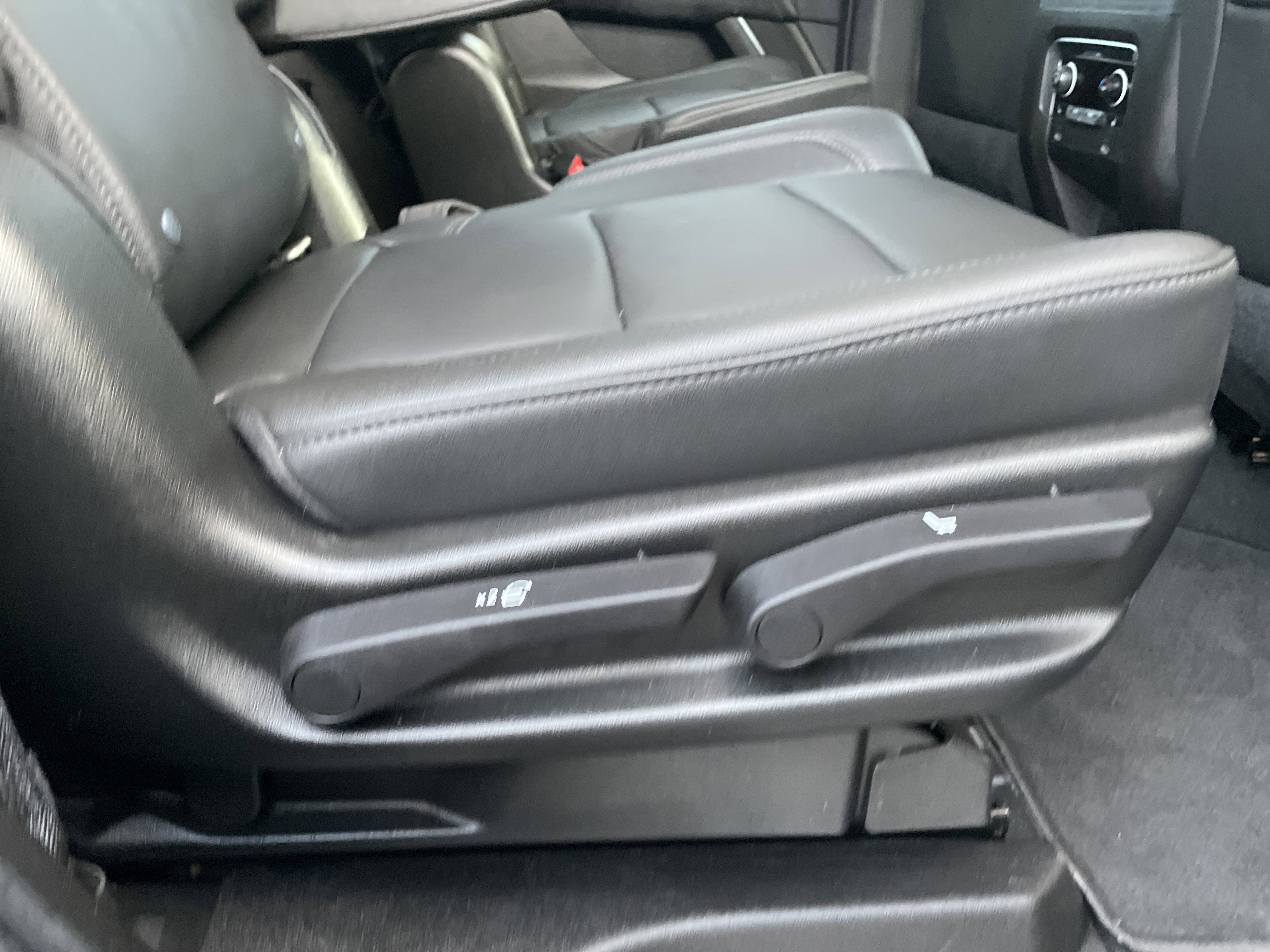 Used 2021 Chevrolet Tahoe Z71 w/ Luxury Package image 20