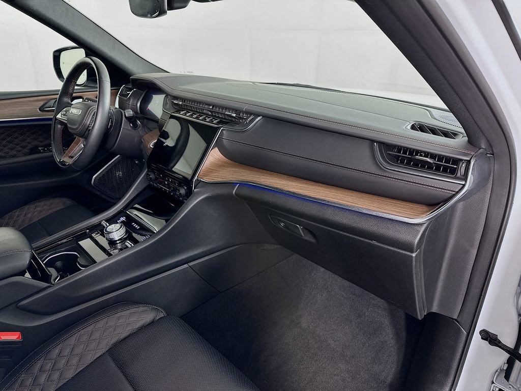 Certified 2025 Jeep Grand Cherokee Summit image 38