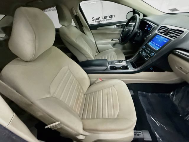 Used 2020 Ford Fusion SE FWD image 26