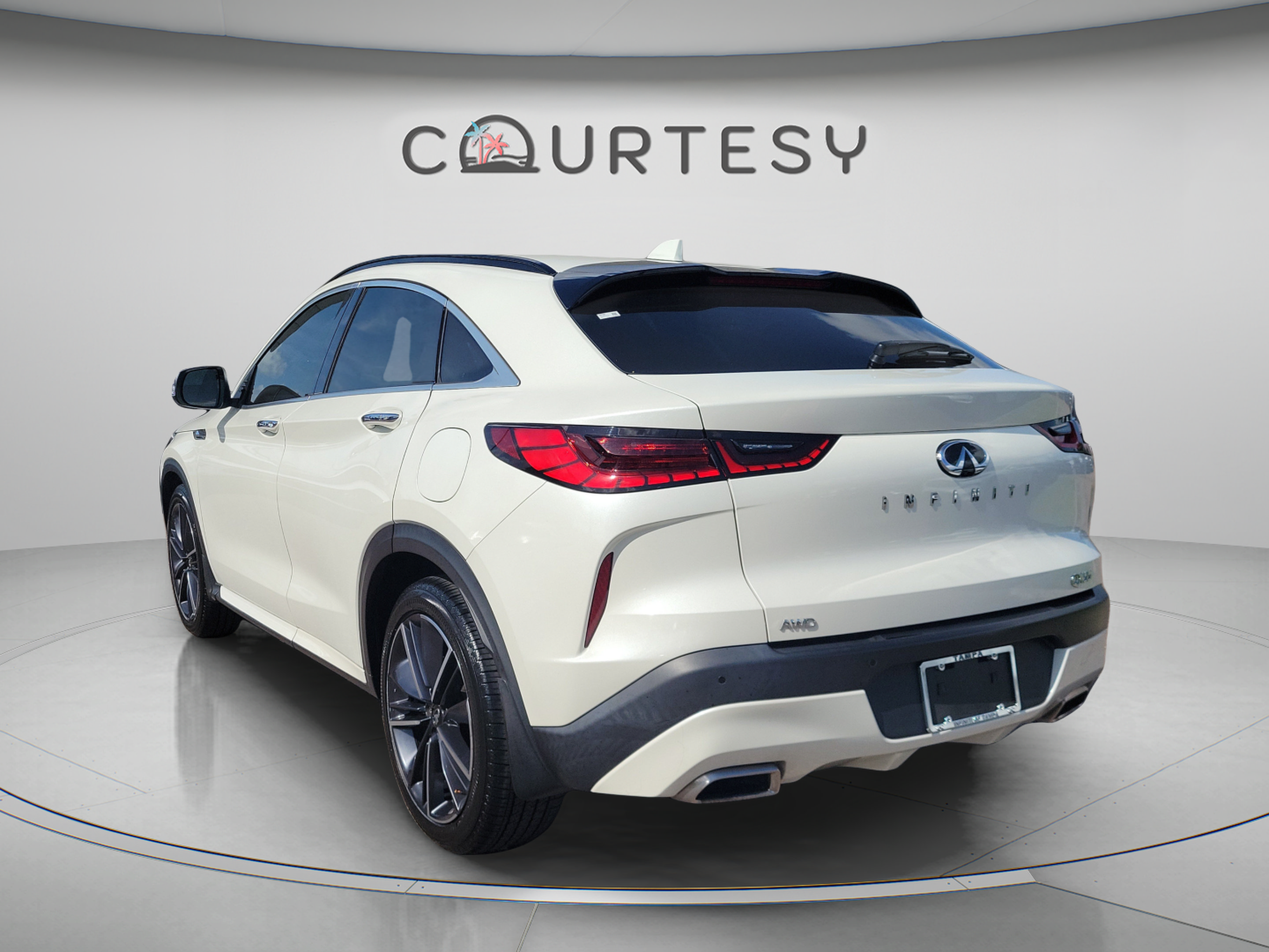 Certified 2023 INFINITI QX55 Luxe w/ Cargo Package AWD/4WD image 2