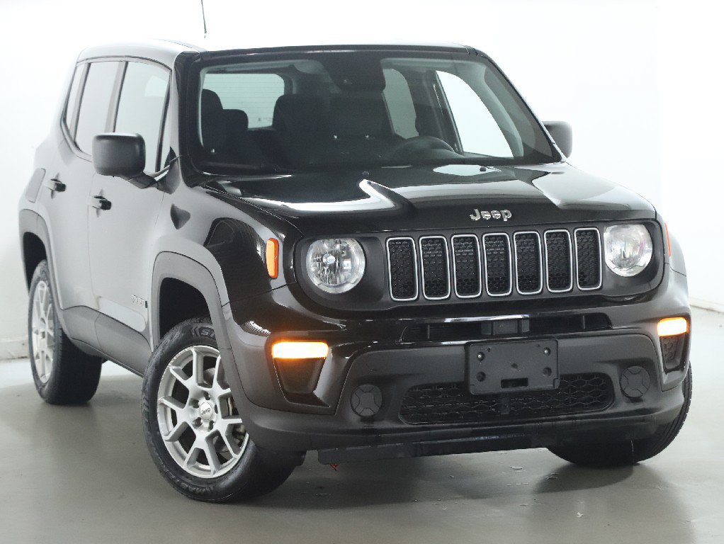 Used 2023 Jeep Renegade Latitude AWD/4WD image 2