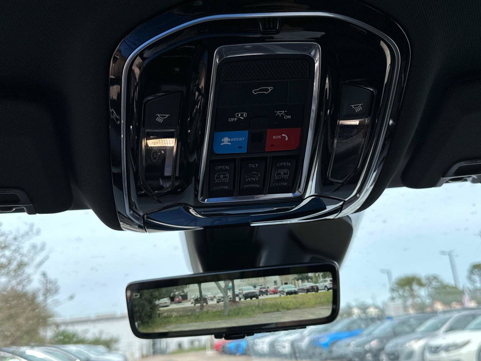 New 2024 Jeep Grand Cherokee Overland RWD image 27