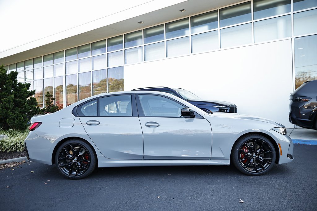 New 2026 BMW 330i Sedan w/ M Sport Package image 4
