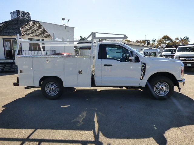 New 2026 Ford F250 XL w/ XL Chrome Package image 4