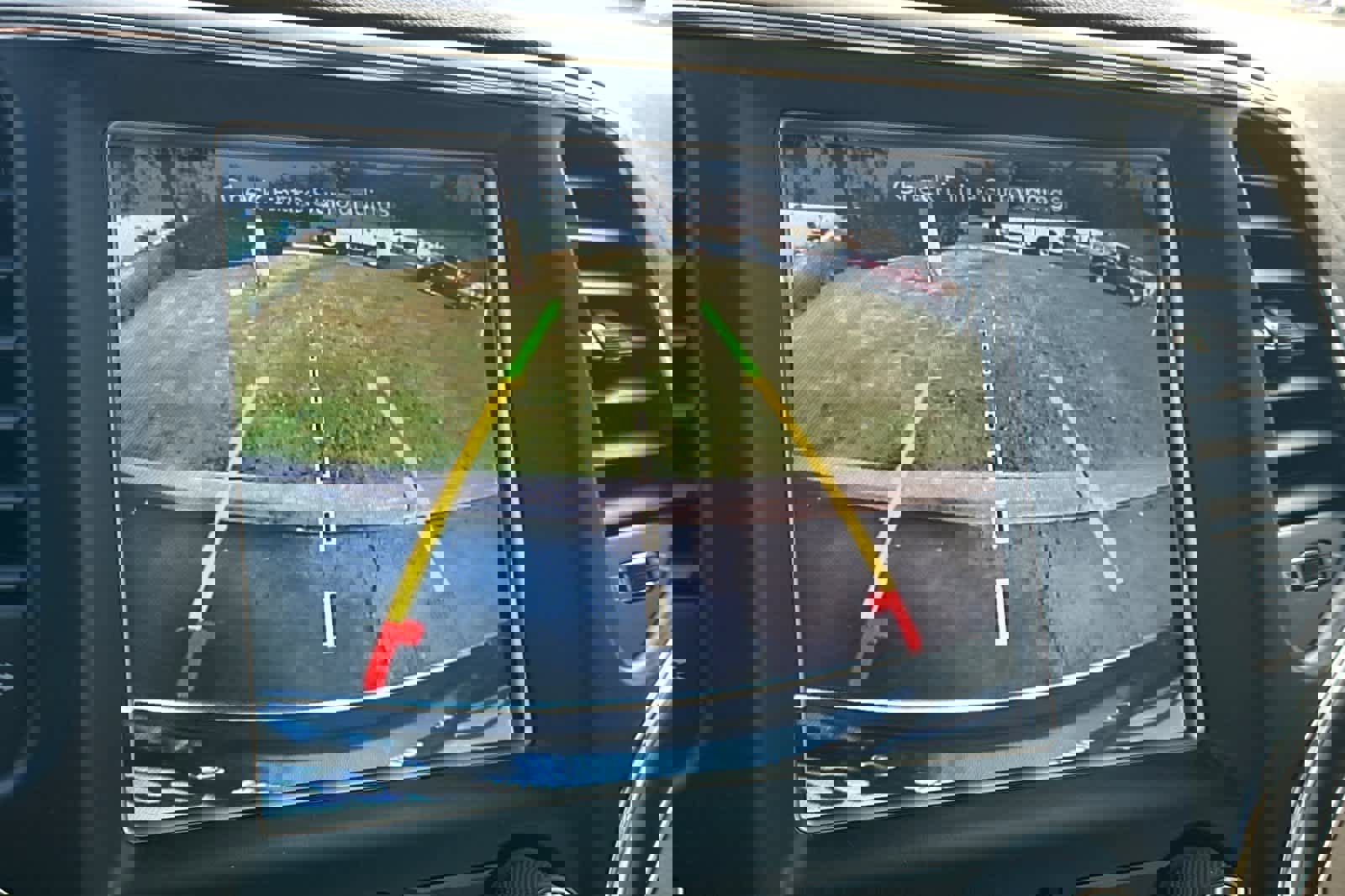 Used 2017 Jeep Grand Cherokee Overland w/ Jeep Active Safety Group image 19