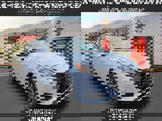 New 2025 Nissan Versa SV w/ Trunk Package