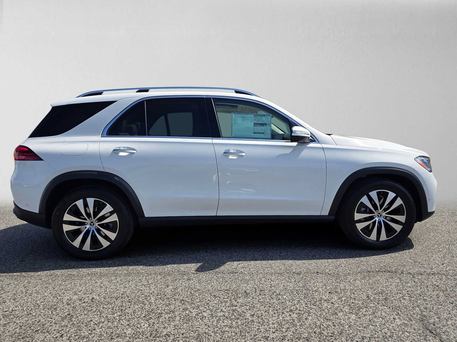 New 2026 Mercedes-Benz GLE 450e 4MATIC image 2