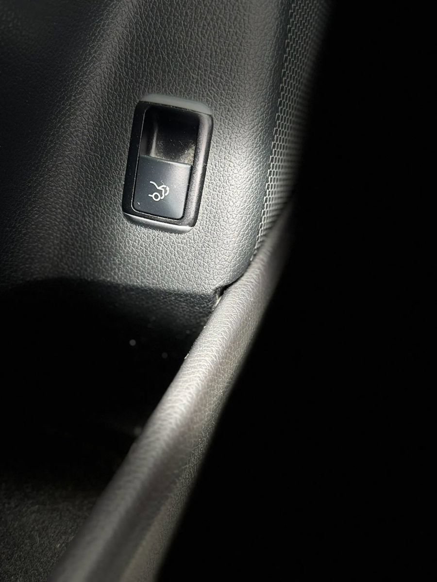 Used 2014 Mercedes-Benz CLA 250 image 35