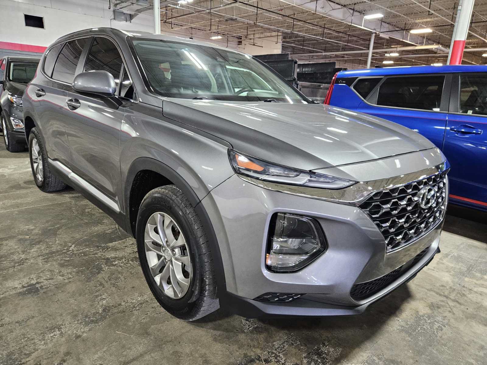 Used 2020 Hyundai Santa Fe SE FWD image 2