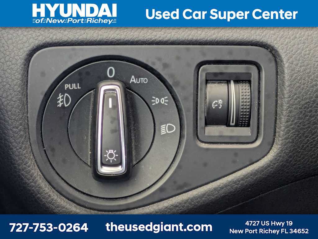 Used 2017 Volkswagen Golf Alltrack SE AWD/4WD image 29