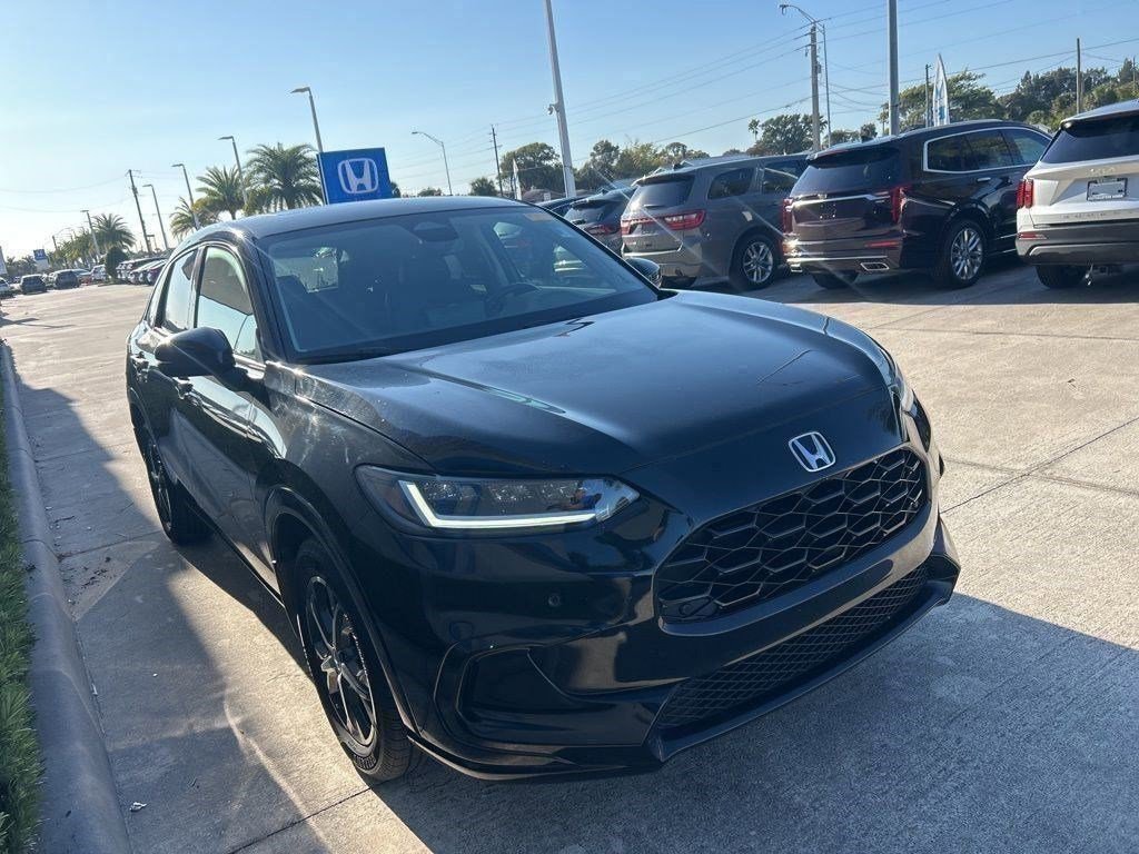 Used 2023 Honda HR-V EX-L image 3