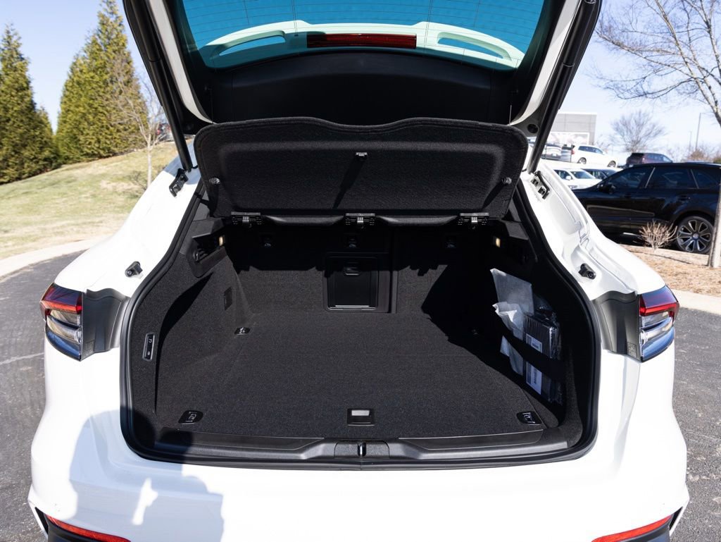 Used 2024 Maserati Levante Modena Ultima image 34