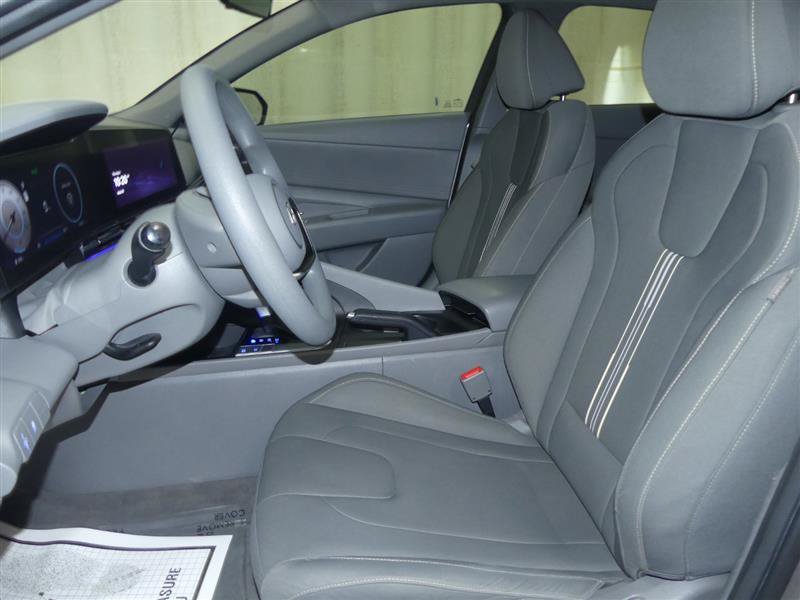 Used 2024 Hyundai Elantra SEL FWD image 24