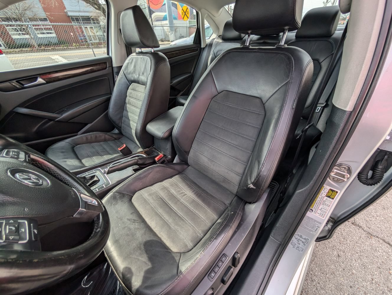 Used 2015 Volkswagen Passat 3.6 SEL Premium FWD image 16