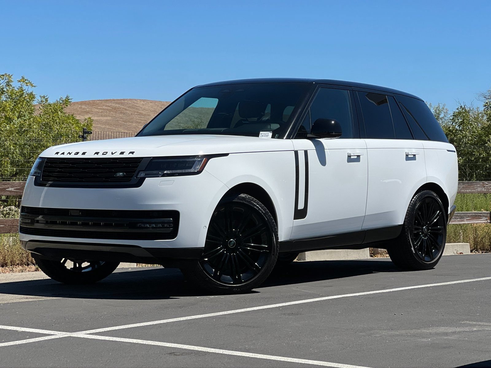 Used 2024 Land Rover Range Rover SE AWD/4WD image 1