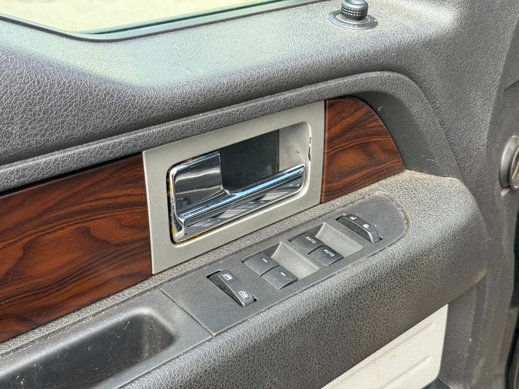 Used 2012 Ford F150 Lariat w/ Lariat Chrome Pkg image 12