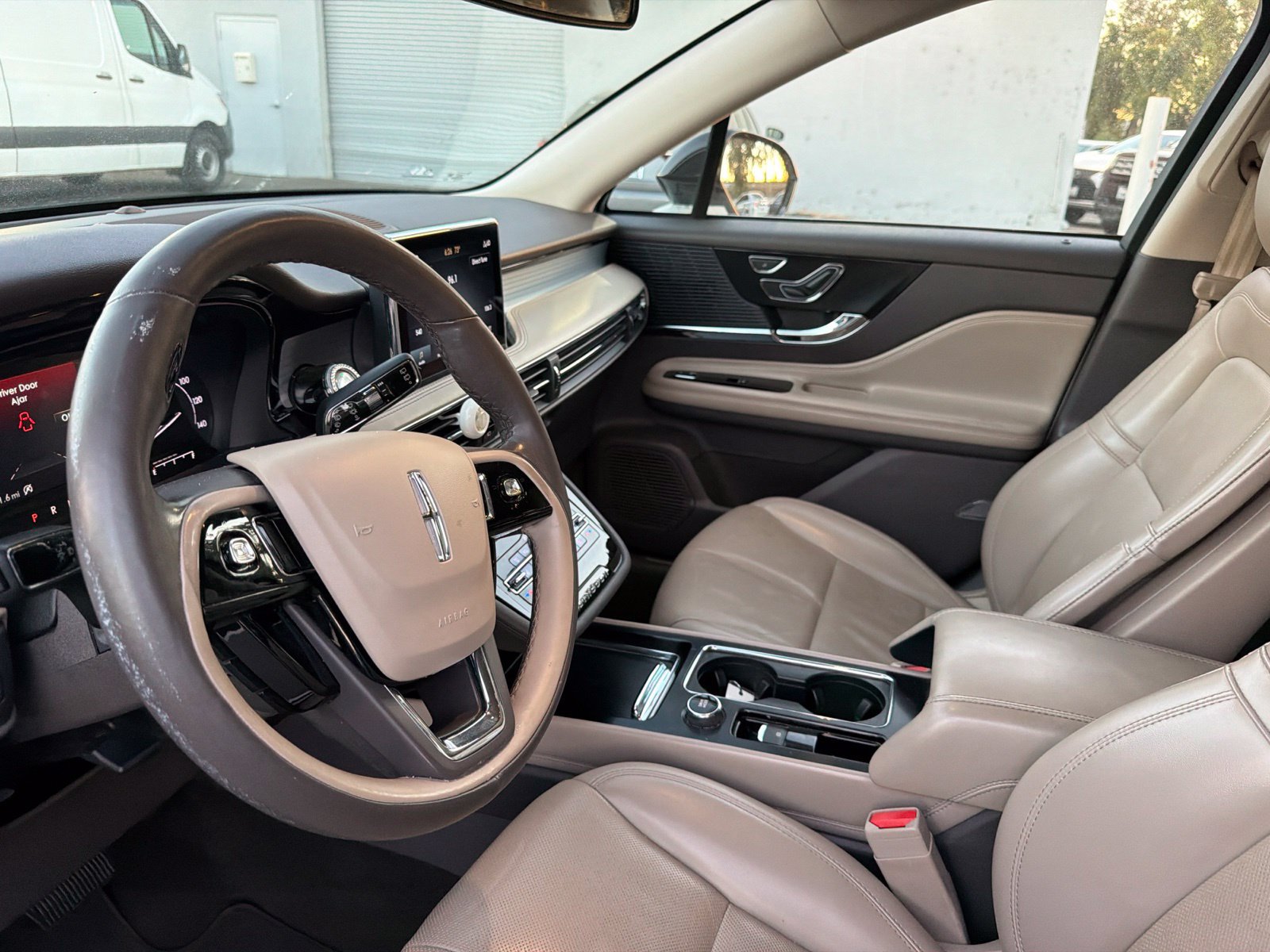 Used 2021 Lincoln Corsair FWD w/ Premium Package image 6