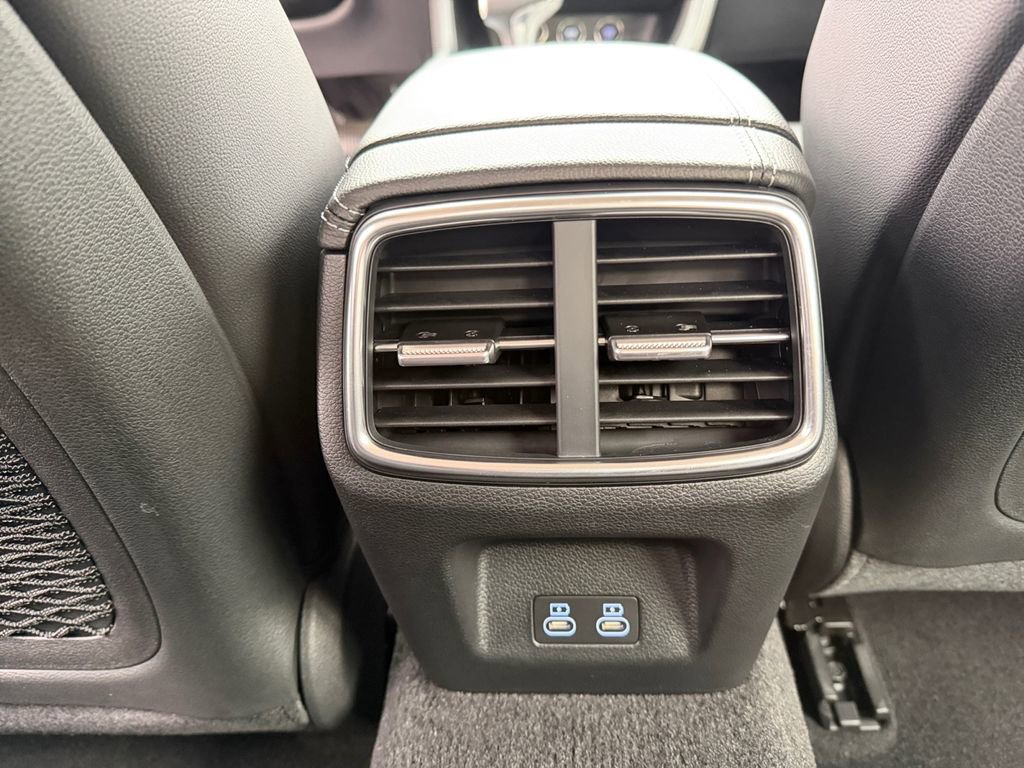 Used 2026 Genesis G70 2.5T image 24