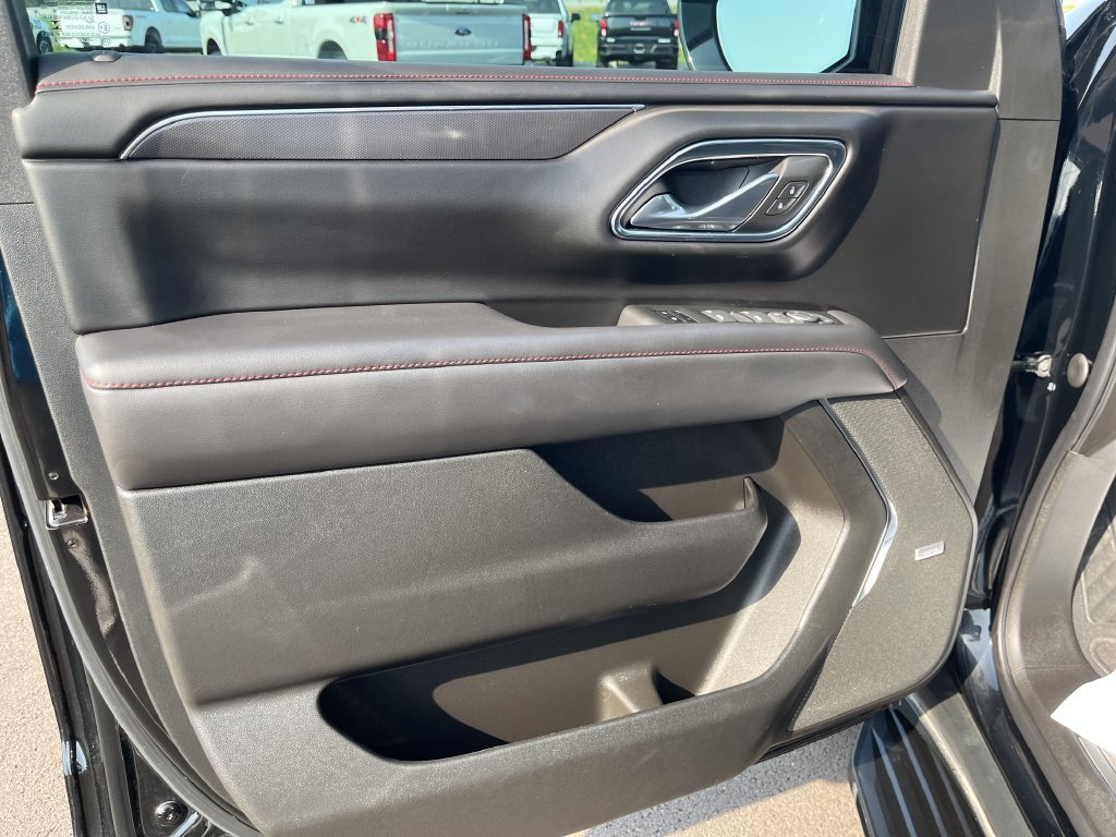 Used 2022 Chevrolet Tahoe RST w/ Sport Performance Package AWD/4WD image 11