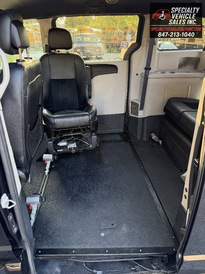 Used 2018 Dodge Grand Caravan SXT FWD image 21
